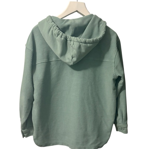 AE Shacket - Picture 3 of 11